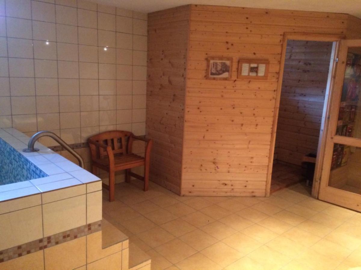 Bed and Breakfast Panzio Tata Esterno foto